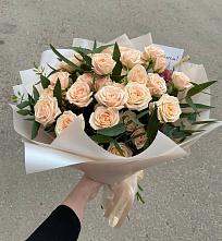 Букет Кремовые розы Латте в Яжелбицы