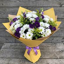 Букет цветов из:  Ирисы, Хризантемы и Ромашки в Яжелбицы