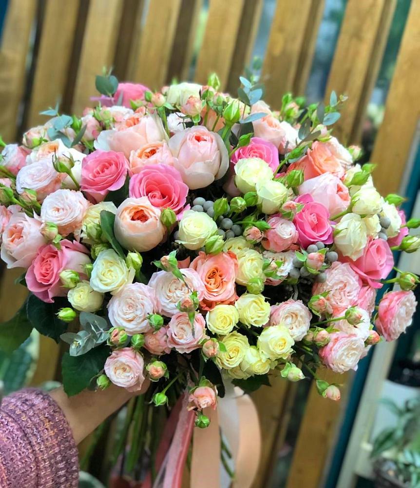 Букет цветов из: Розы в Яжелбицы