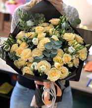 Букет цветов из:  Розы и Лизиантусы #REPLACE_PRED# Яжелбицы