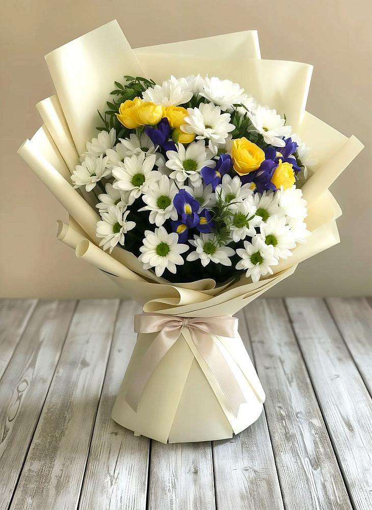Букет цветов из: Ирисы, Хризантемы и Розы в Яжелбицы