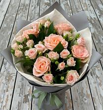Букет цветов из:  Розы в Яжелбицы
