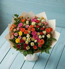 Букет Микс из разноцветных кустовых роз в Яжелбицы