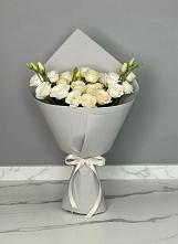 Букет цветов из:  Розы и Лизиантусы в Яжелбицы